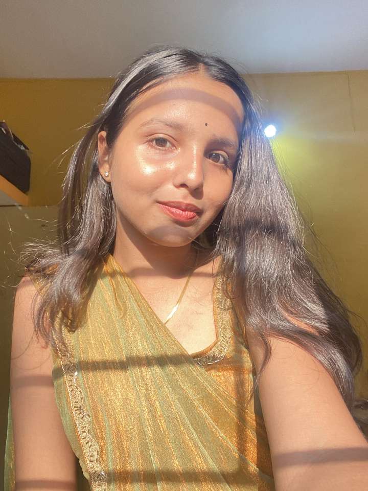 Photo of Riya 40